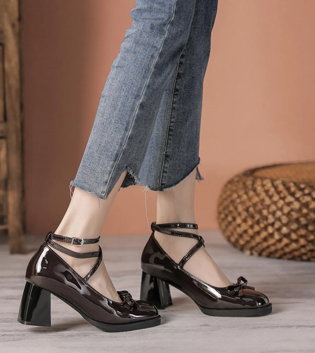 Bow Lolita Shoes For Women Tacchi alti Eleganti scarpe da donna per il 2022 Designer Luxury Autumn Mary Jane Shoes Platform Free