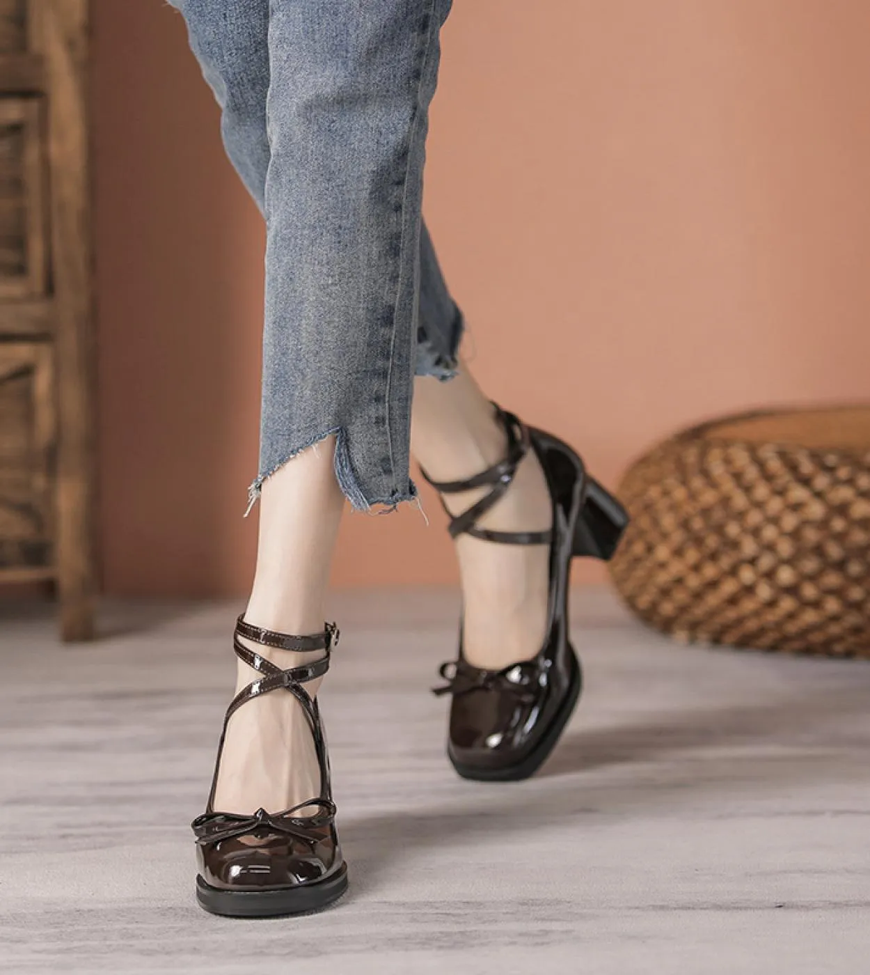 Bow Lolita Shoes For Women Tacchi alti Eleganti scarpe da donna per il 2022 Designer Luxury Autumn Mary Jane Shoes Platform Free