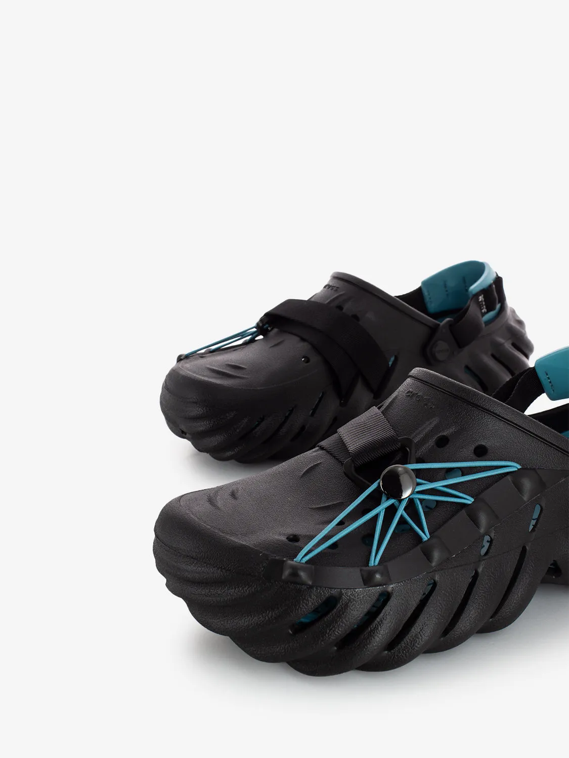 Echo reflective laces clog black