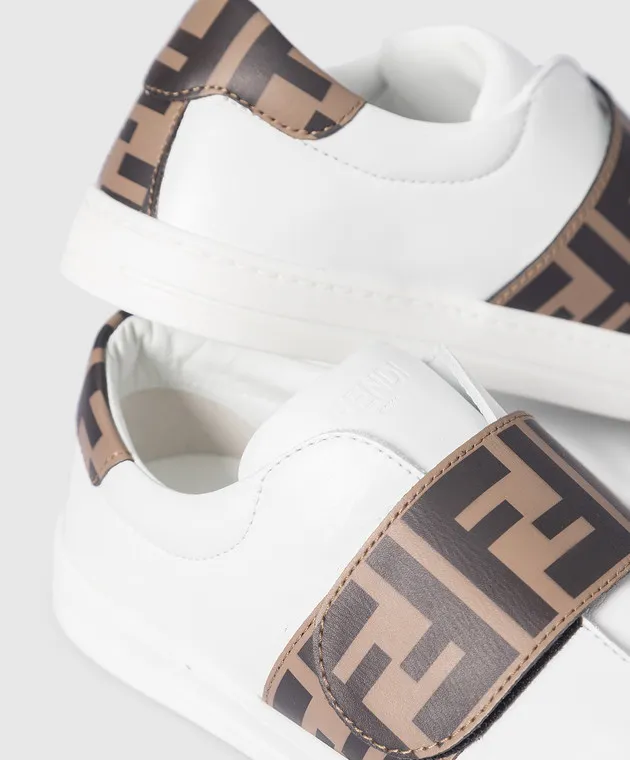 Fendi Sneakers da bambino in pelle bianca con motivo FF JMR325A7N42731