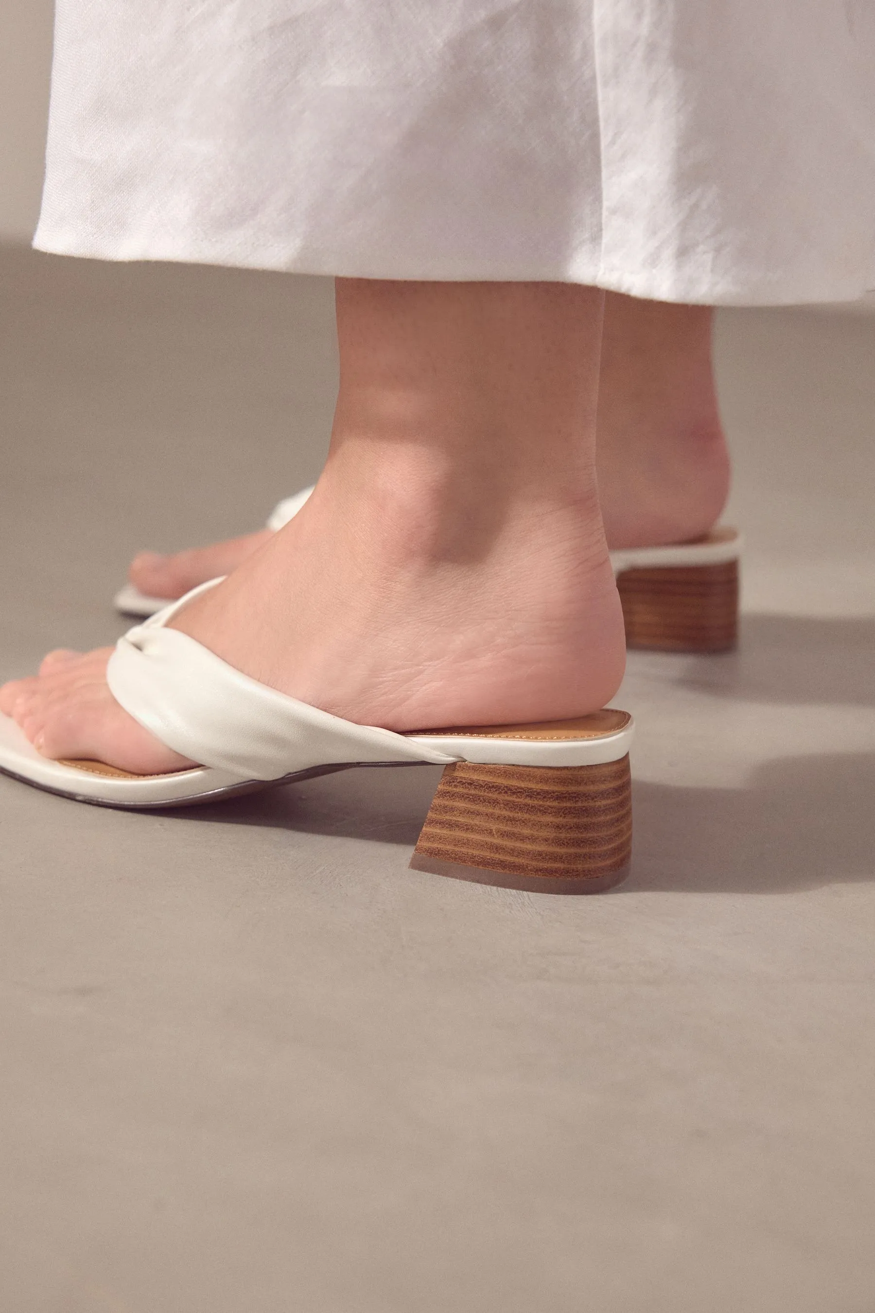 Forever Comfort® - Sabot infradito con tacco largo