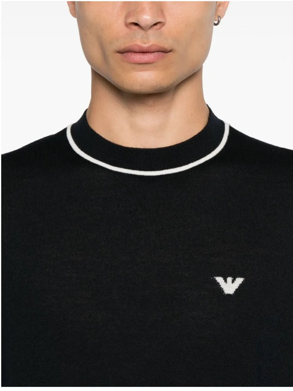 MAGLIA CON LOGO FRONTALE A CONTRASTO