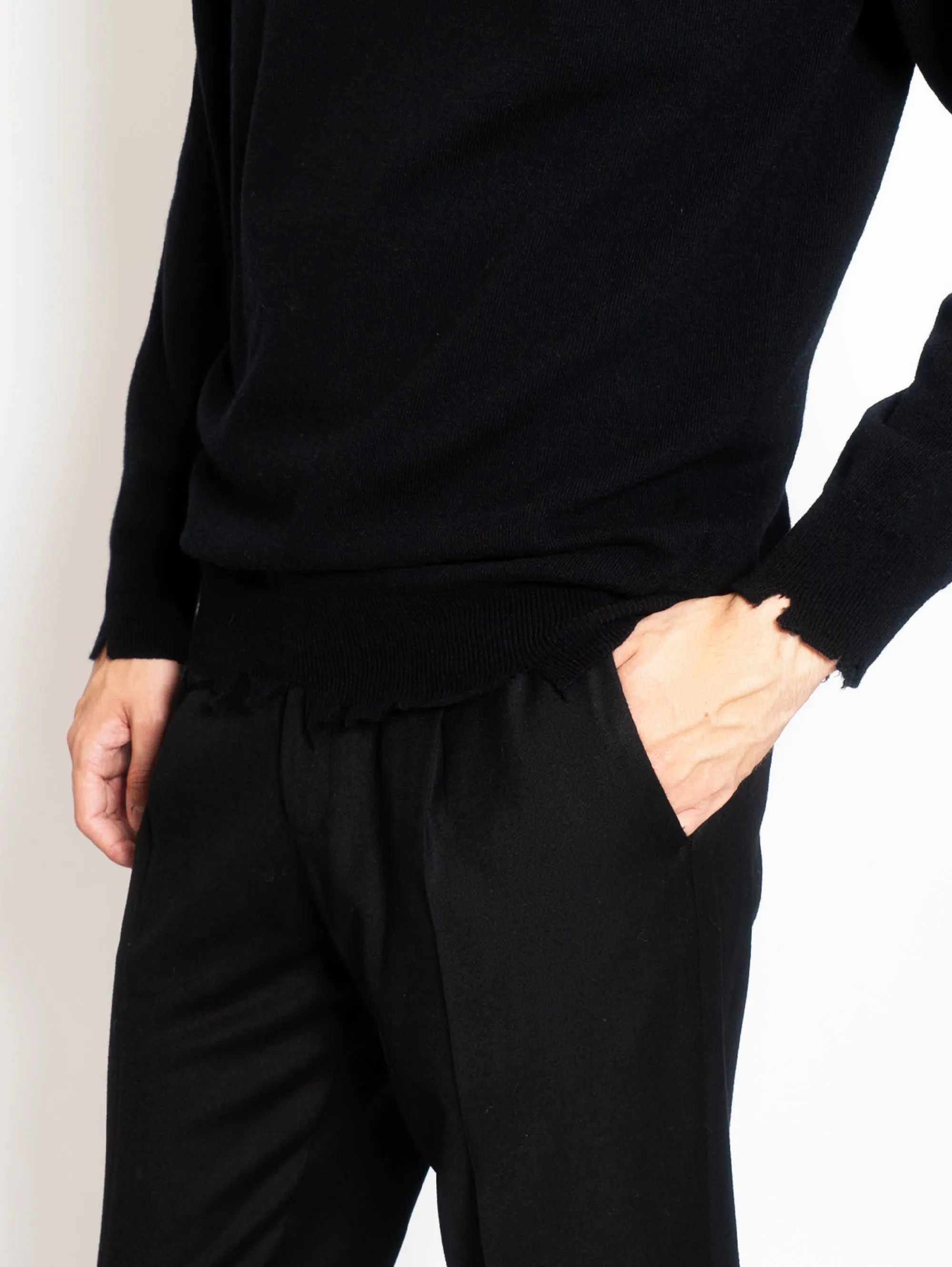 Maglia Girocollo con Orlo Tagliato Nero