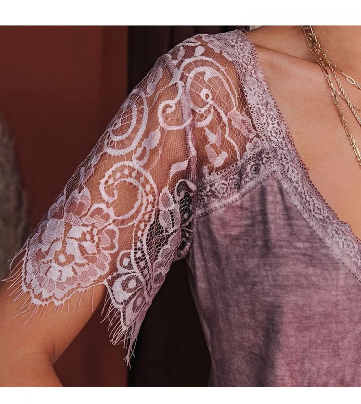 Maglietta a maniche corte in pizzo con scollo a V per abiti primaverili da donna T-shirt a tinta unita estiva Nuova camicia da d