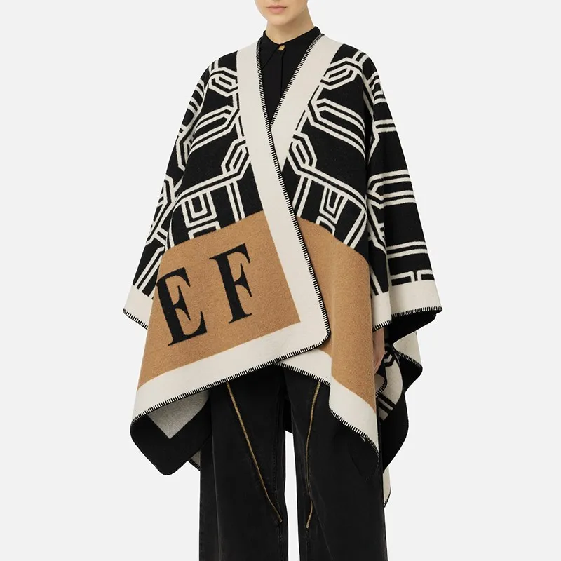 Mantella Elisabetta Franchi con lettering Donna
