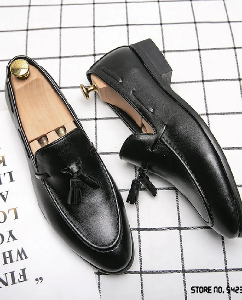 Moda britannica a punta nera marrone nappa slip on scarpe piatte per gli uomini abito formale da sposa prom Oxford Sapatos Tenis
