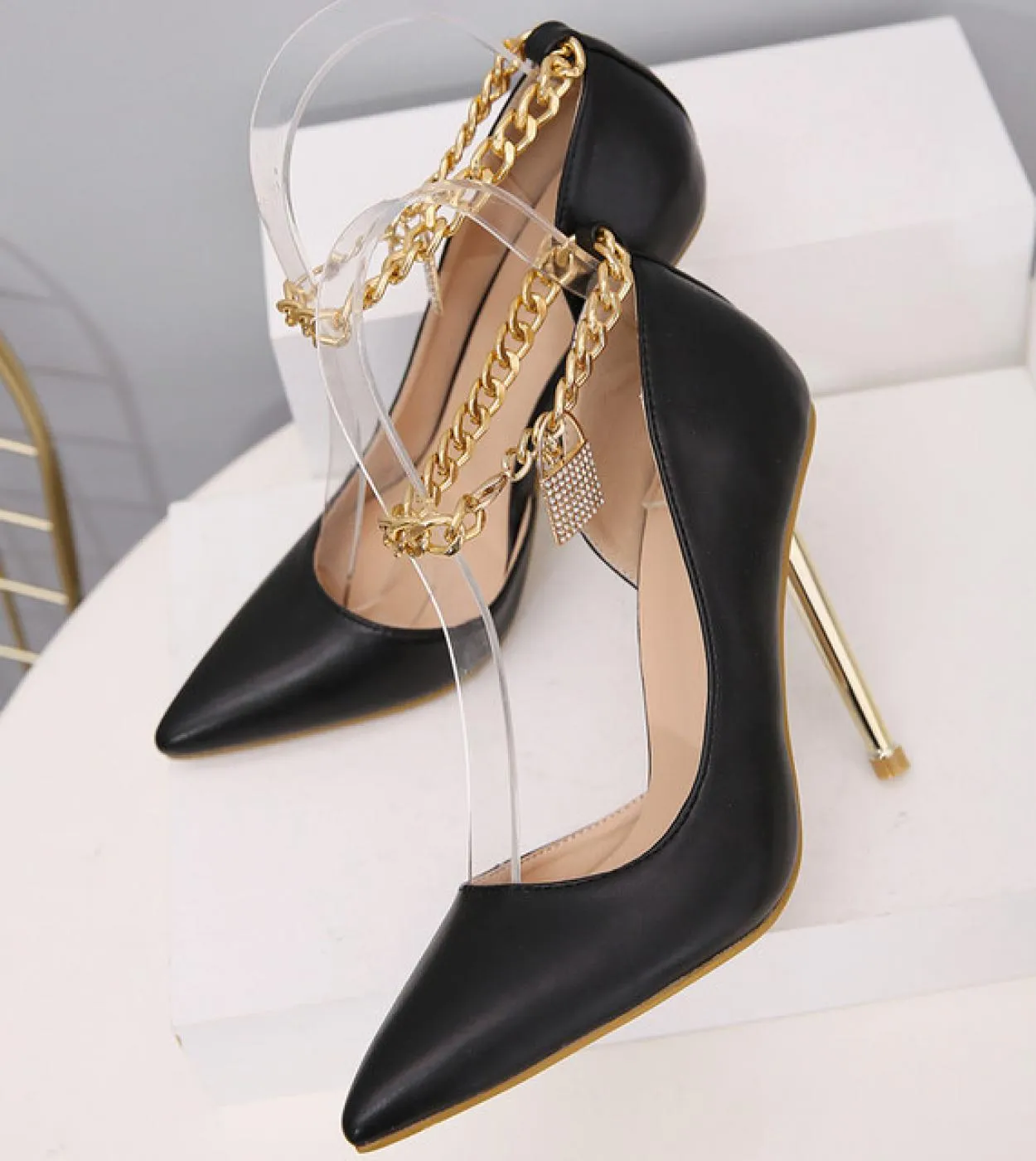 Moda primavera estate strass catena di metallo donne pompe eleganti scarpe a punta stiletto tacchi alti Shallow Office Lady Sh