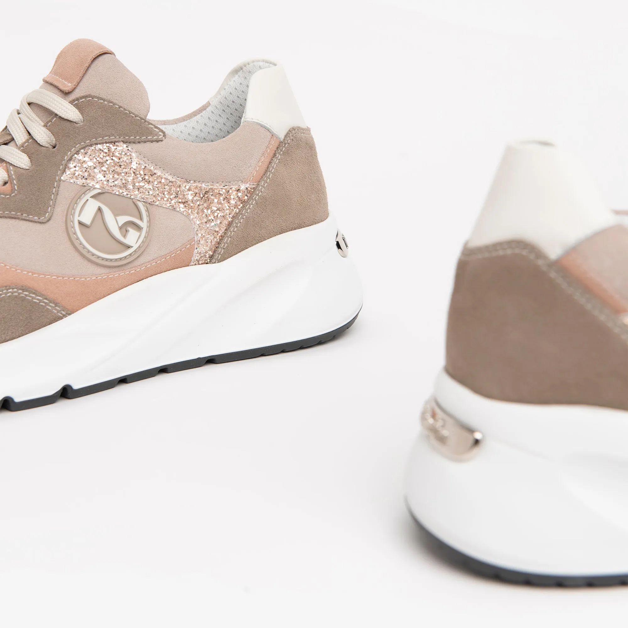NeroGiardini donna sneakers in camoscio