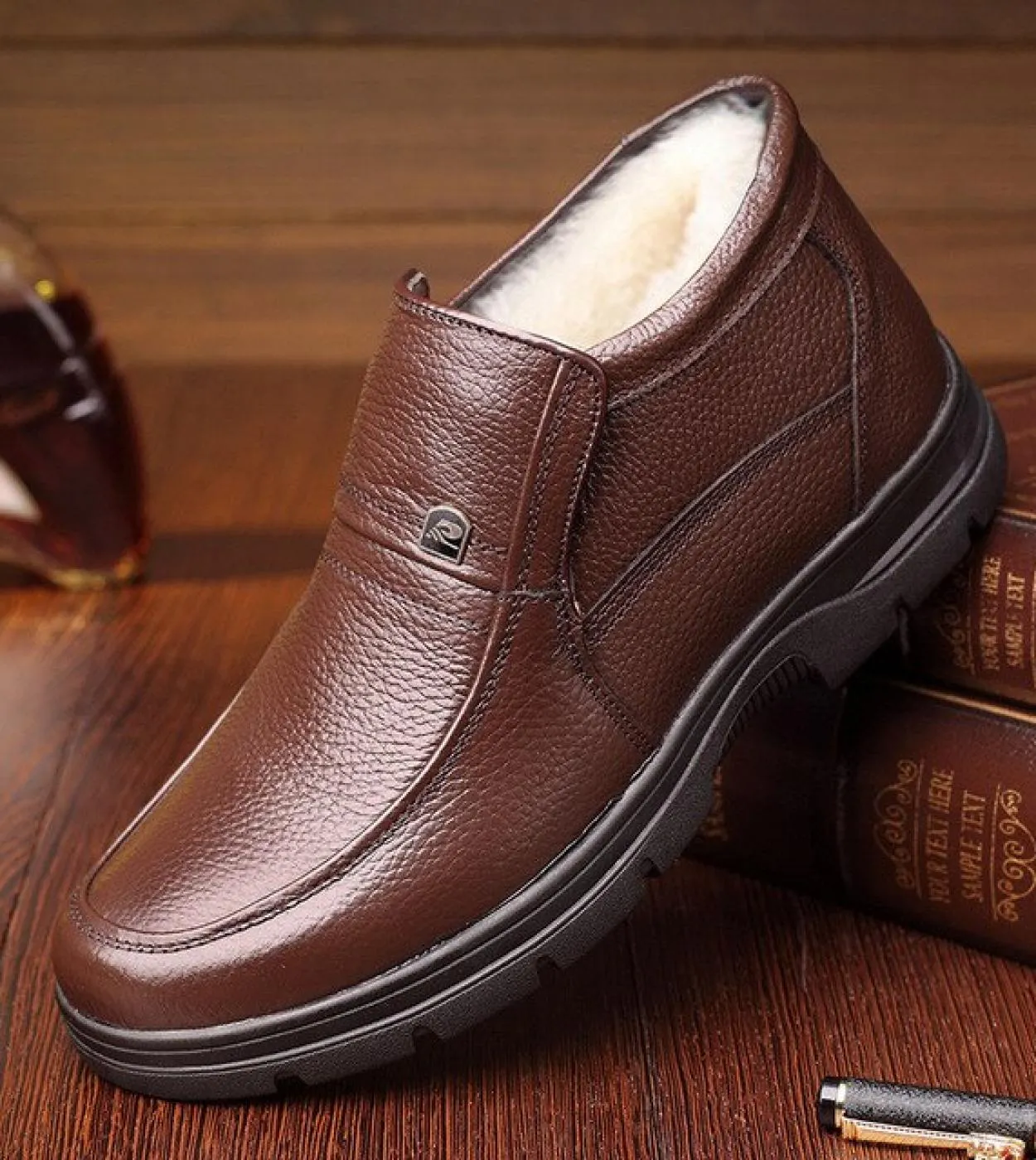 Nuovi stivali invernali in pelle da uomo Stivali bianchi in pelle di pecora Scarpe casual calde Stivali invernali in misto lana