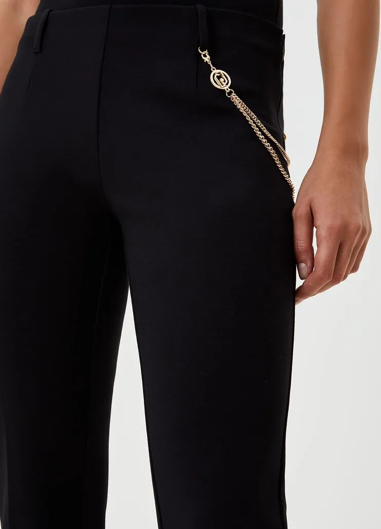 Pantalone bootcut con catena