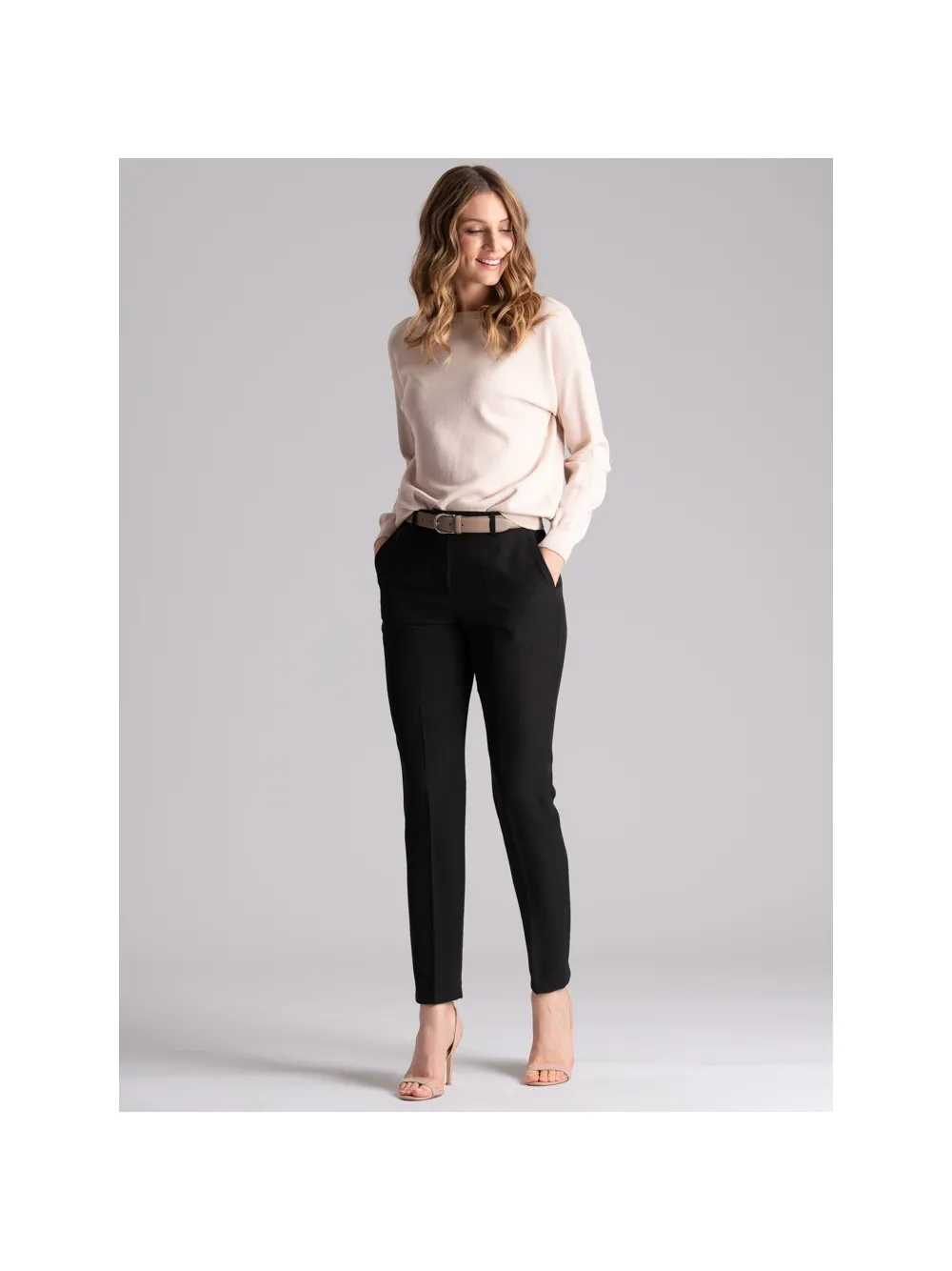 Pantalone donna nero a sigaretta in tessuto bistretch