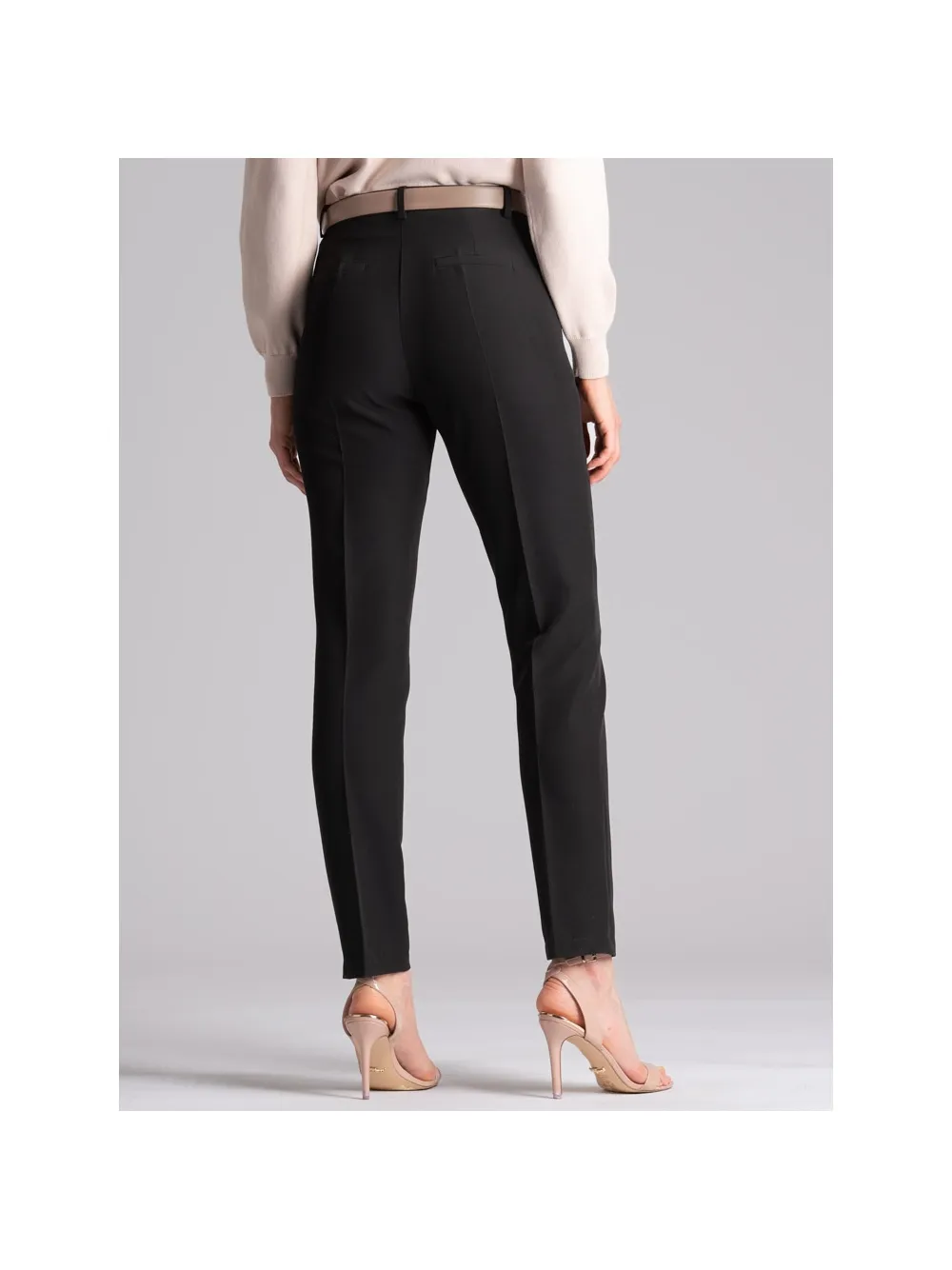 Pantalone donna nero a sigaretta in tessuto bistretch