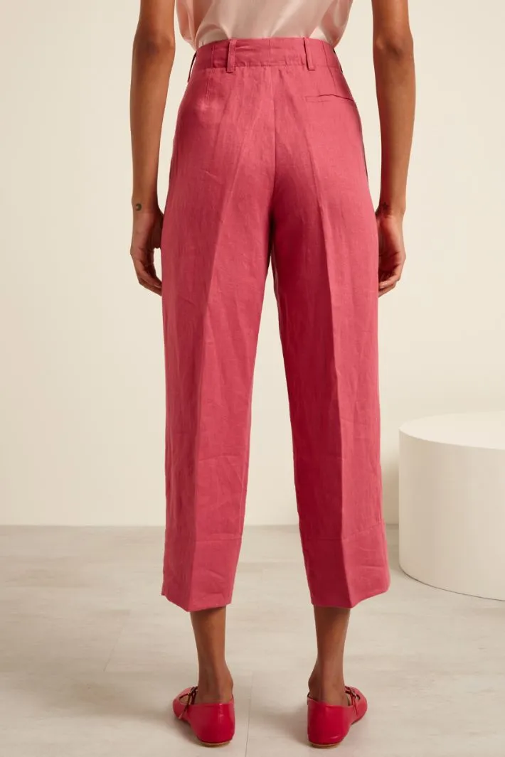 Pantaloni carrot in lino