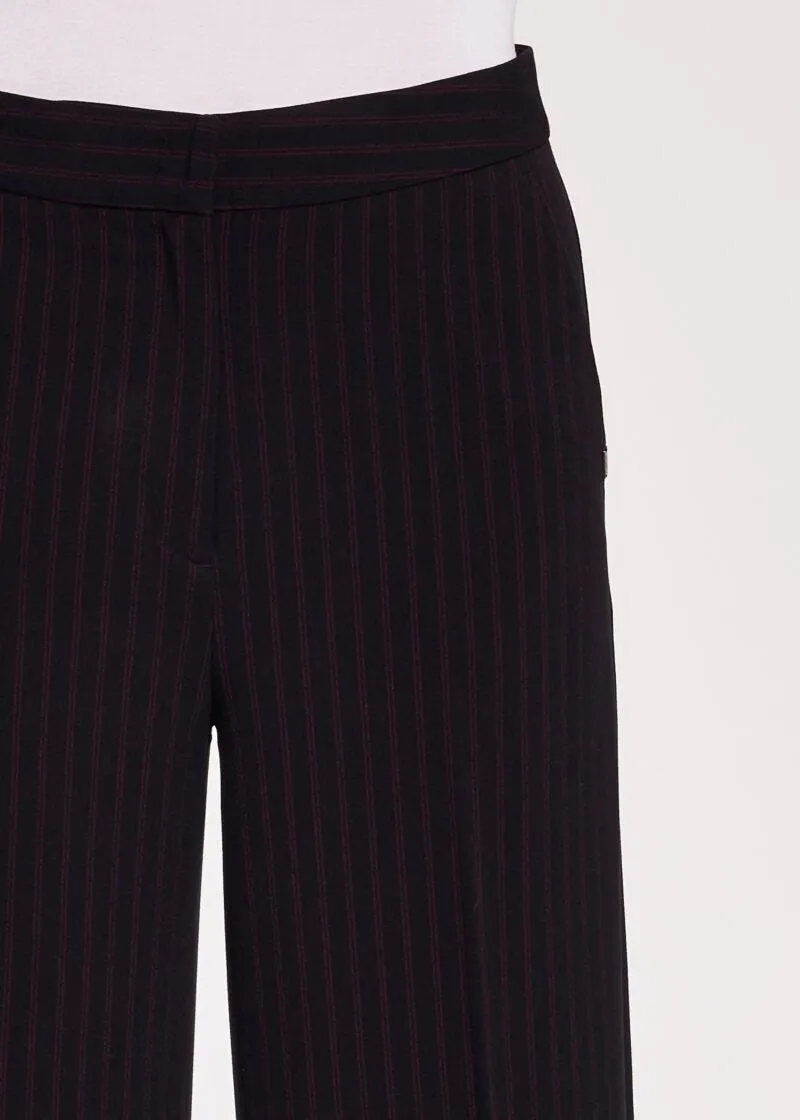 Pantaloni cropped gessati