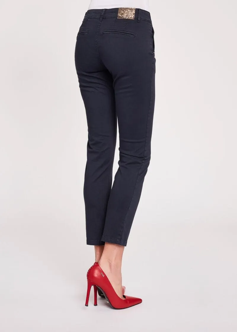 Pantaloni slim fit