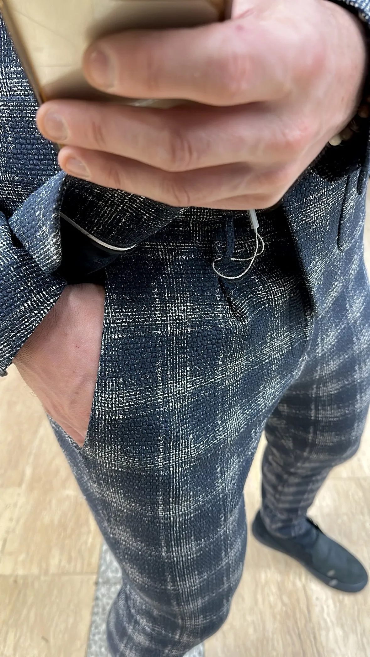 Pantaloni XAGON MAN Punto Milano Slim Fit in tessuto fantasia con riflessi nel Bianco e Grigio su base BLU disponibile anche con