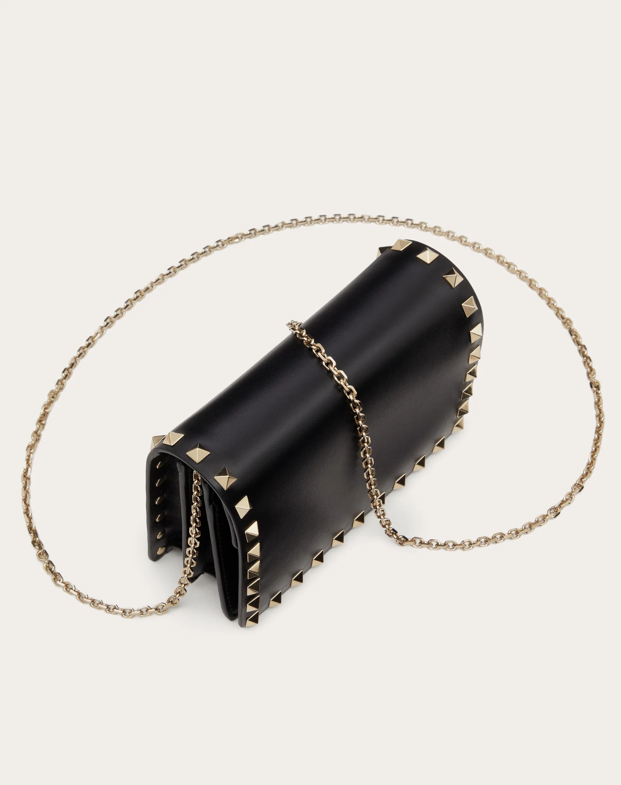 POUCH CON CATENA ROCKSTUD IN VITELLO
