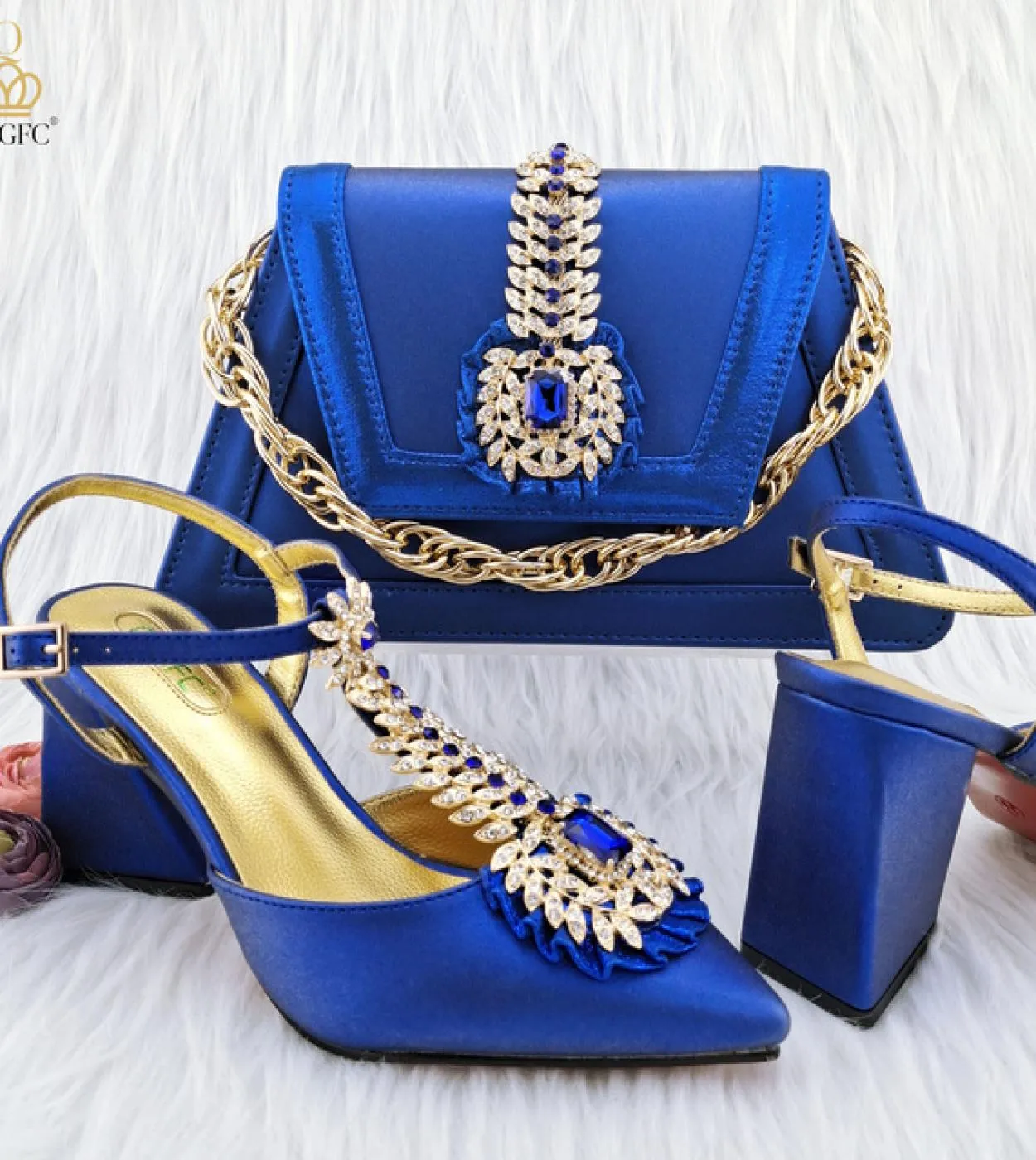 Qsgfc 2023 Ultimi vini distinti Eleganti tacchi alti Design popolare italiano Scarpe da donna africane Set di borse
