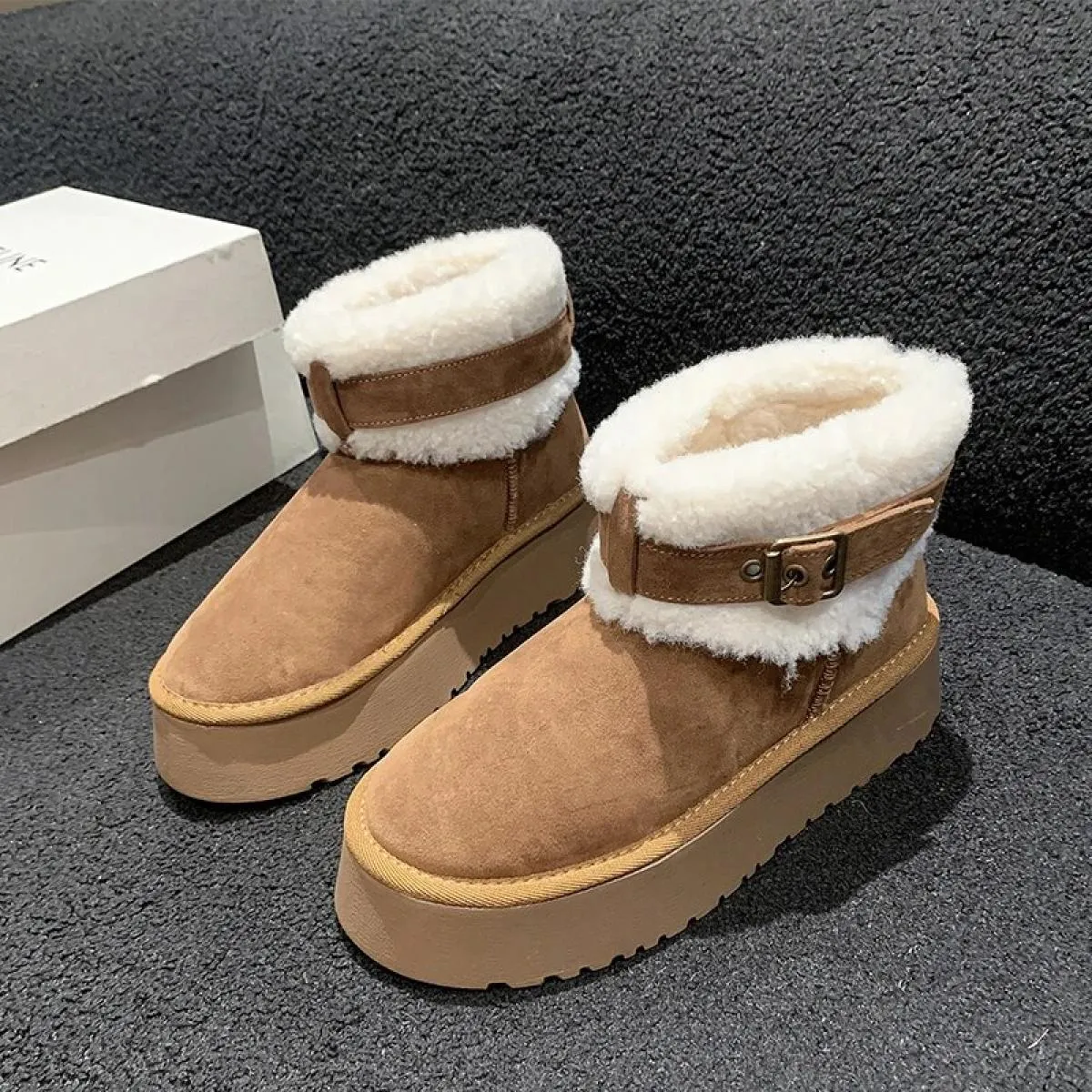 Scarpe da donna alla moda con top in velluto stivali caldi alla caviglia e da neve stivali corti piatti invernali con tacco medi