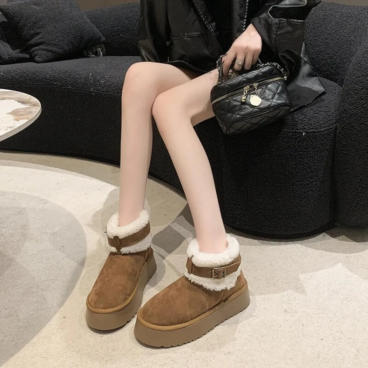Scarpe da donna alla moda con top in velluto stivali caldi alla caviglia e da neve stivali corti piatti invernali con tacco medi
