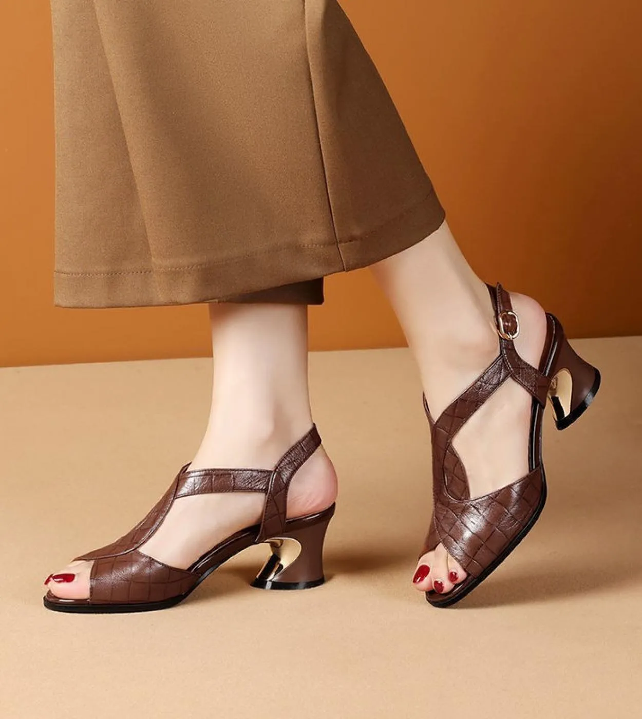 Scarpe da donna eleganti da donna per sandali da donna Estate 2023 Scarpe da donna design a punta aperta con tacchi spessi da do