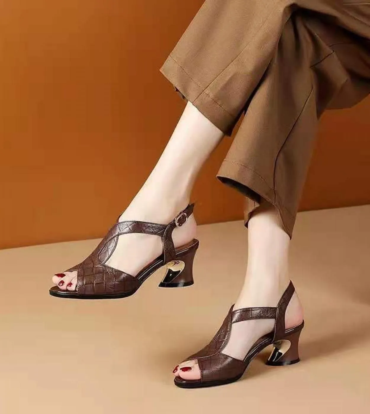 Scarpe da donna eleganti da donna per sandali da donna Estate 2023 Scarpe da donna design a punta aperta con tacchi spessi da do