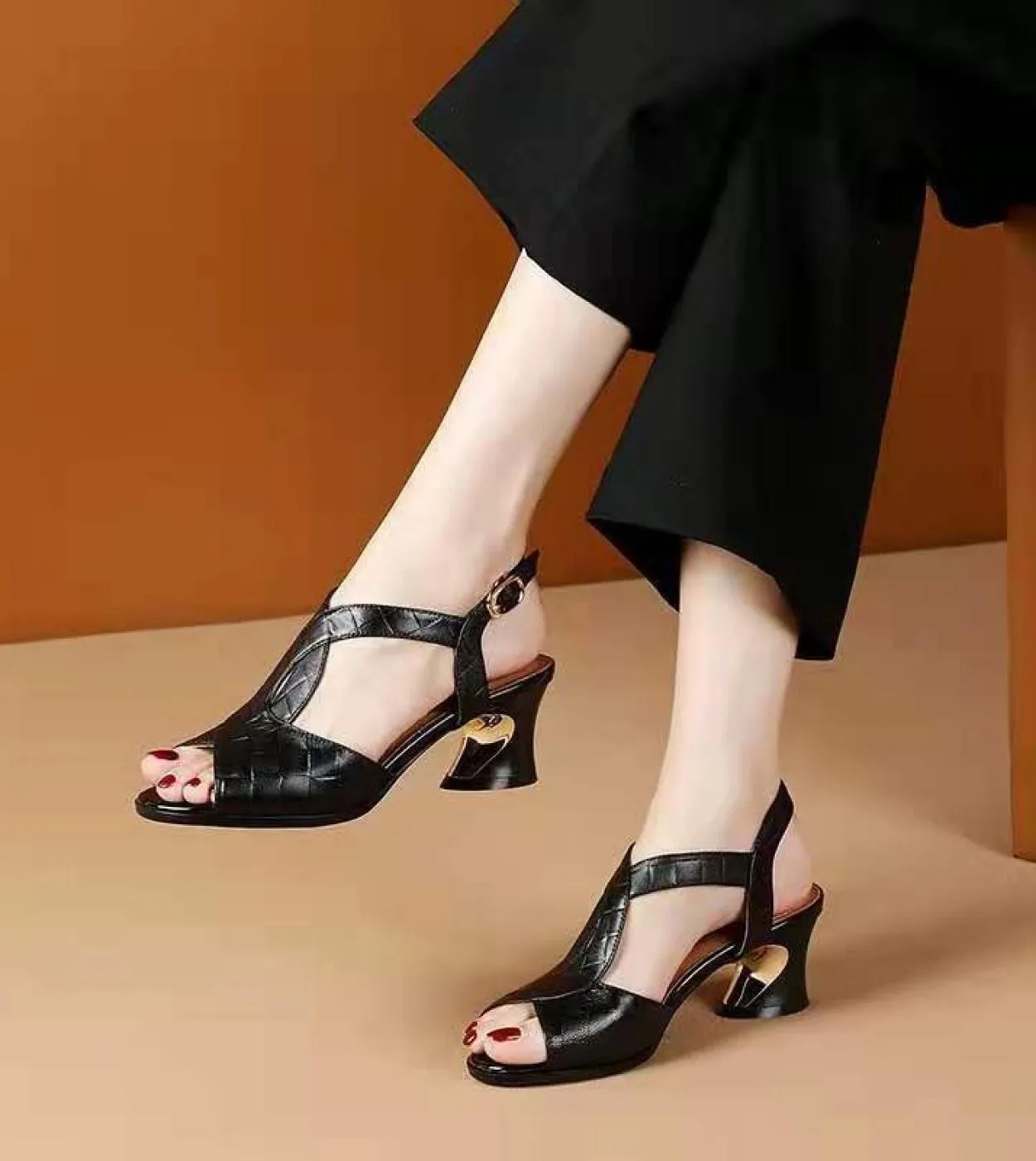 Scarpe da donna eleganti da donna per sandali da donna Estate 2023 Scarpe da donna design a punta aperta con tacchi spessi da do