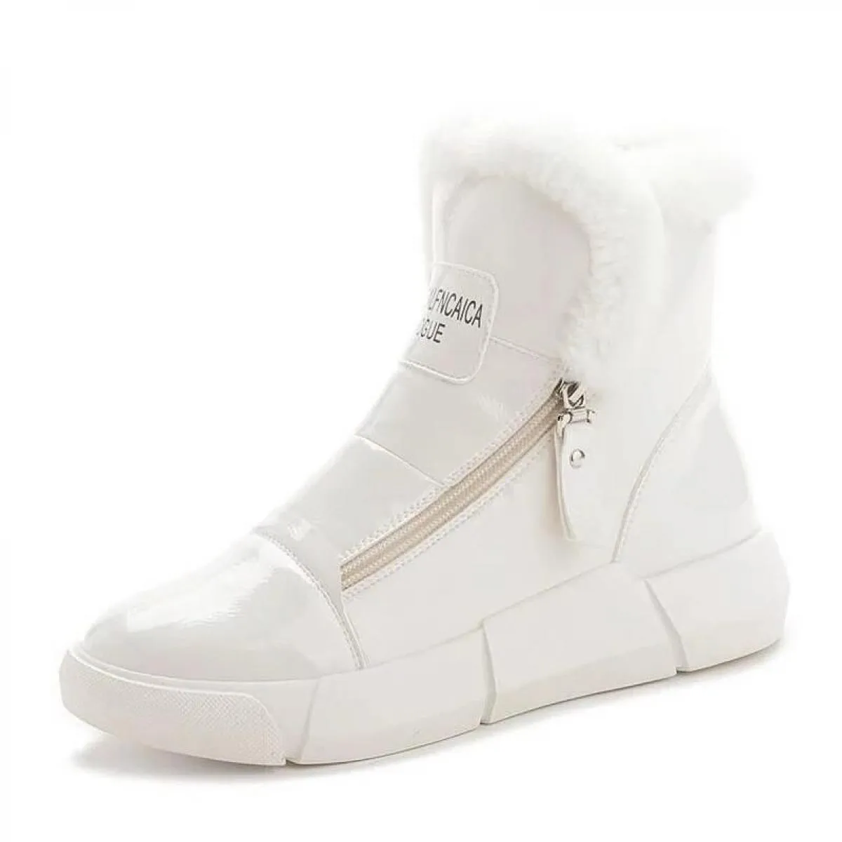 Scarpe da donna invernali 2022 Stivali corti di nuova moda più Sneakers alte in velluto Scarpe di cotone caldo Stivali da neve T