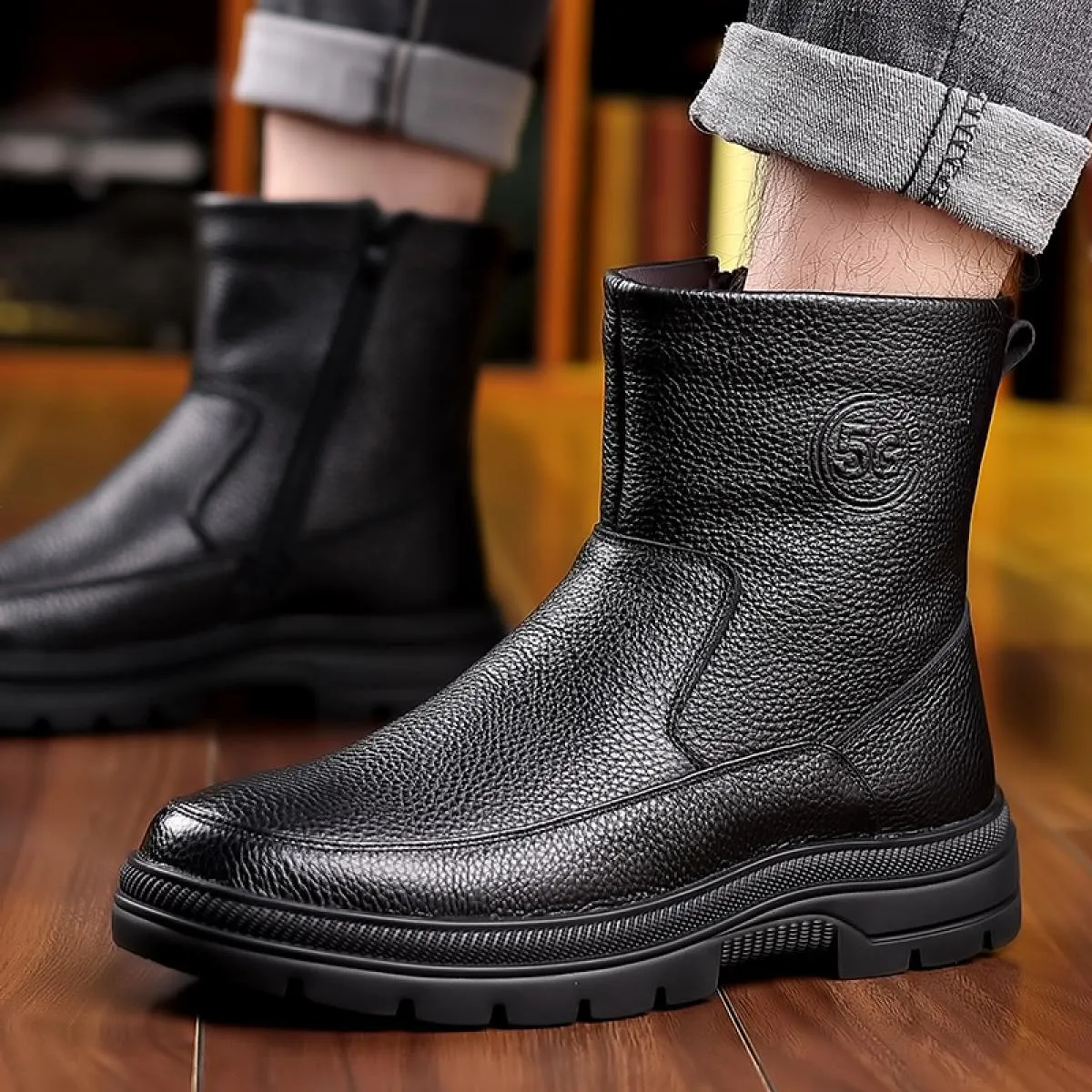 Scarpe da uomo in cotone caldo impermeabili Stivali da neve invernali a testa tonda alti da lavoro Scarpe da passeggio antiscivo
