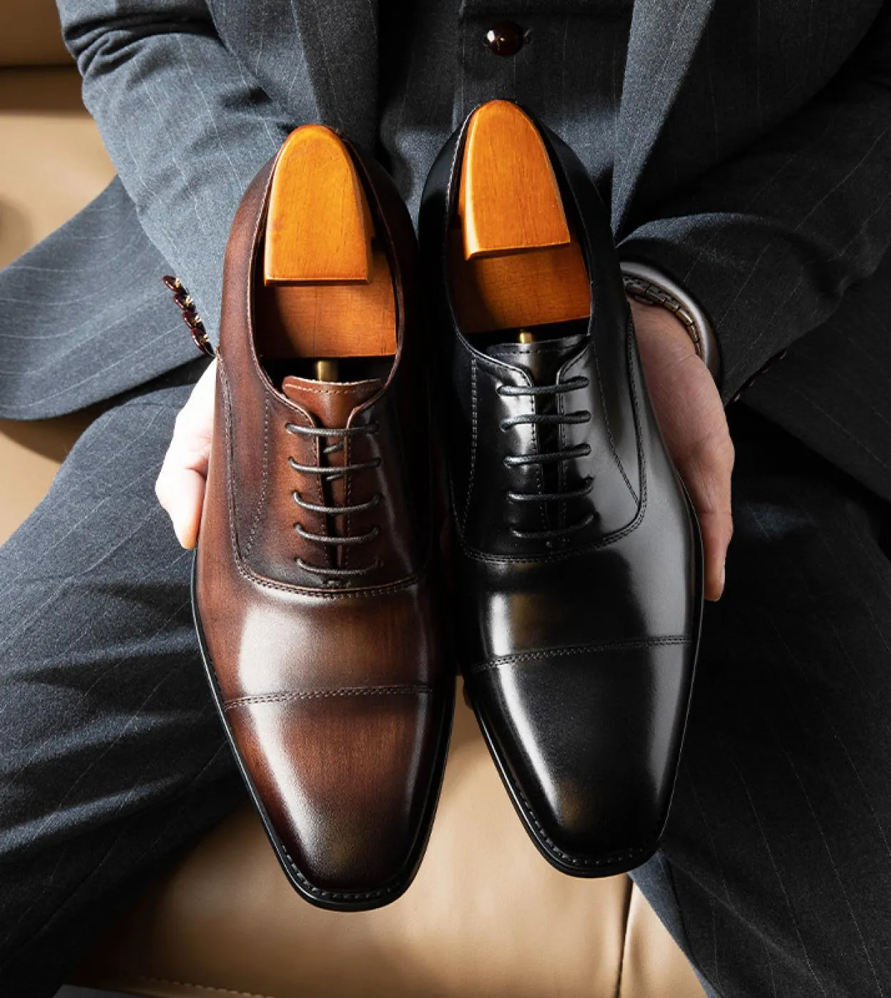 Scarpe eleganti da uomo eleganti italiane Scarpe da uomo di lusso in vera pelle di mucca 2023 Estate New Designer Fashion Weddin