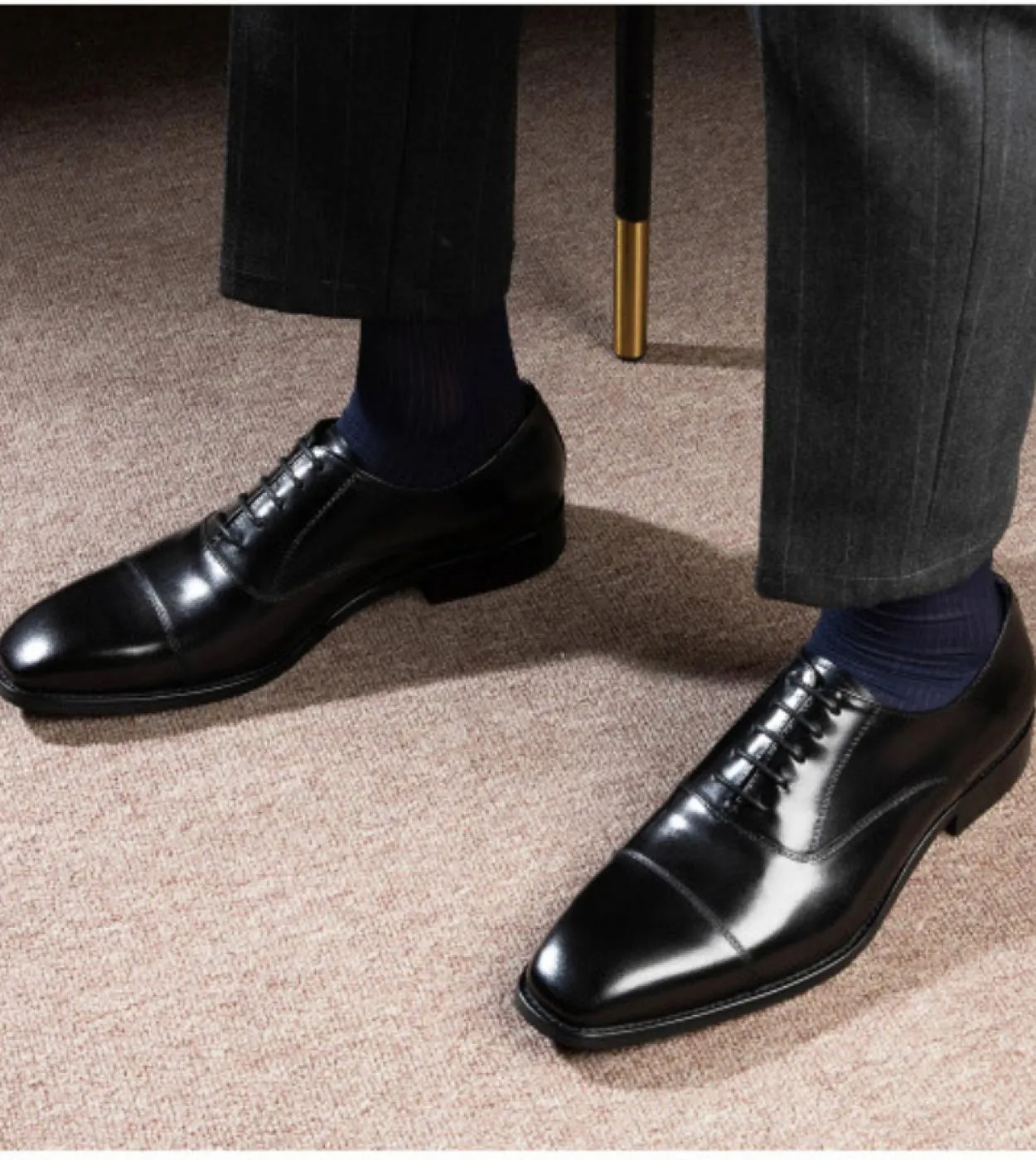 Scarpe eleganti da uomo eleganti italiane Scarpe da uomo di lusso in vera pelle di mucca 2023 Estate New Designer Fashion Weddin