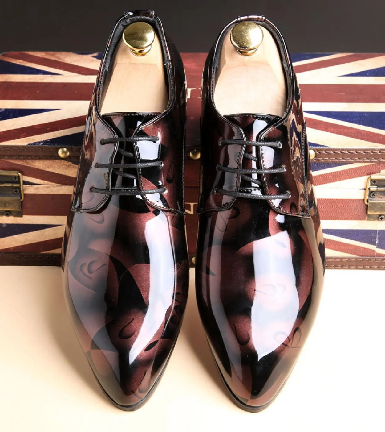 Scarpe eleganti da uomo in pelle verniciata alla moda per uomo Scarpe da cerimonia da sposa con punta a punta Scarpe da uomo Oxf