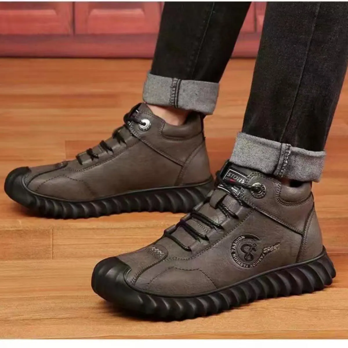 Scarpe invernali in cotone caldo Stivali da uomo in pelle ispessita retrò con fondo spesso Stivali da neve con lacci e punta ton