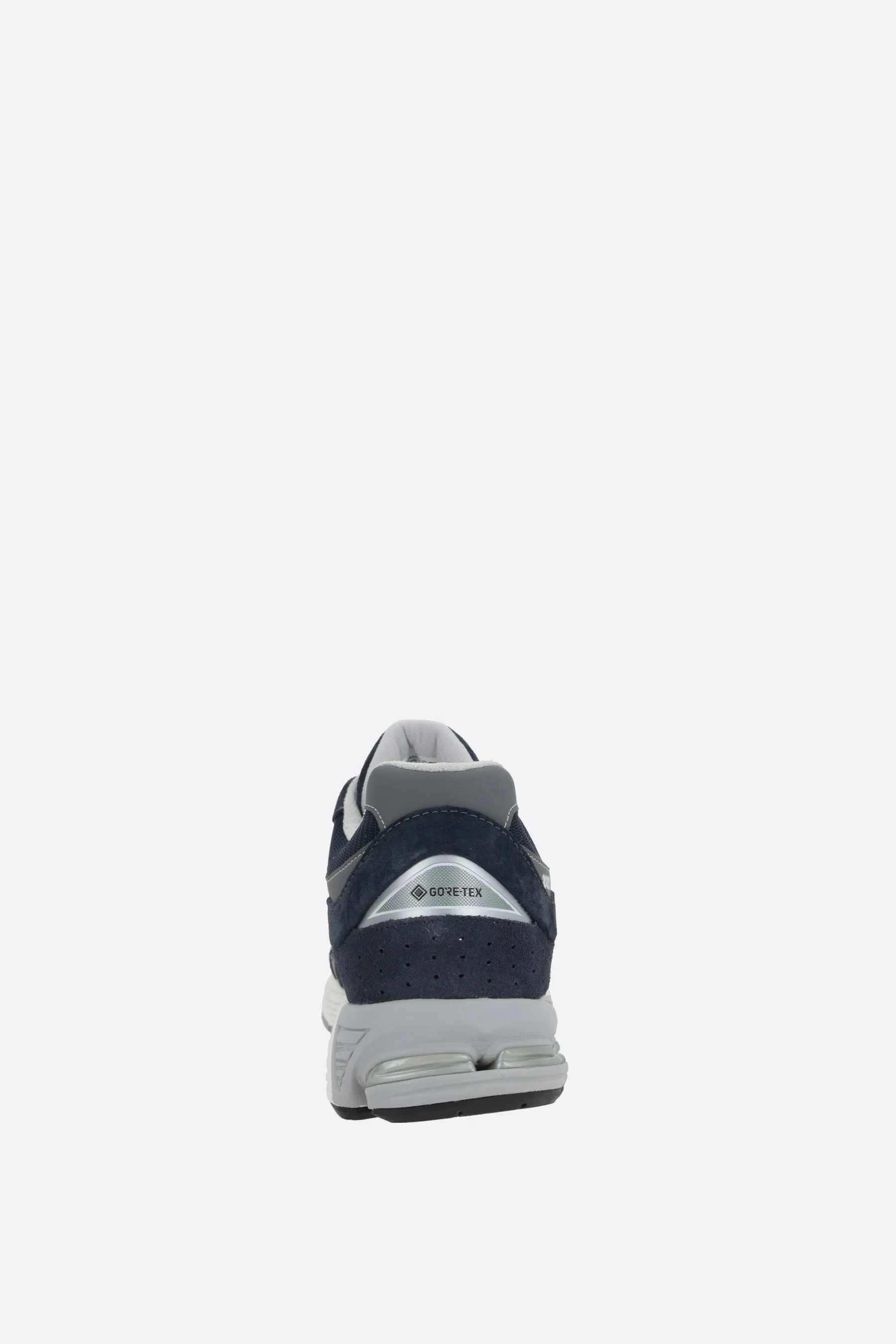  sneaker 2002R in suede e tessuto GORE-TEX®  