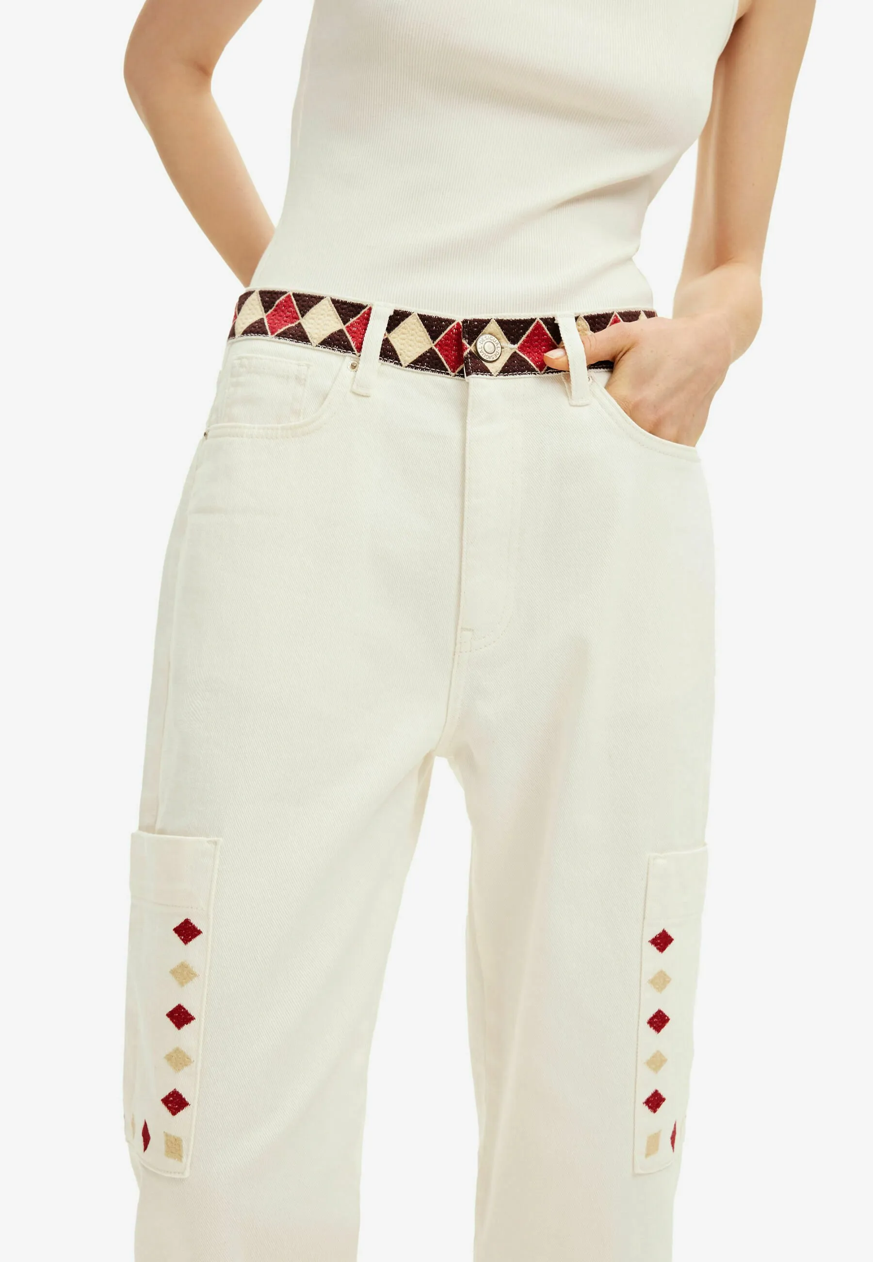 WITH DIAMOND-SHAPED EDGES - Jeans a sigaretta